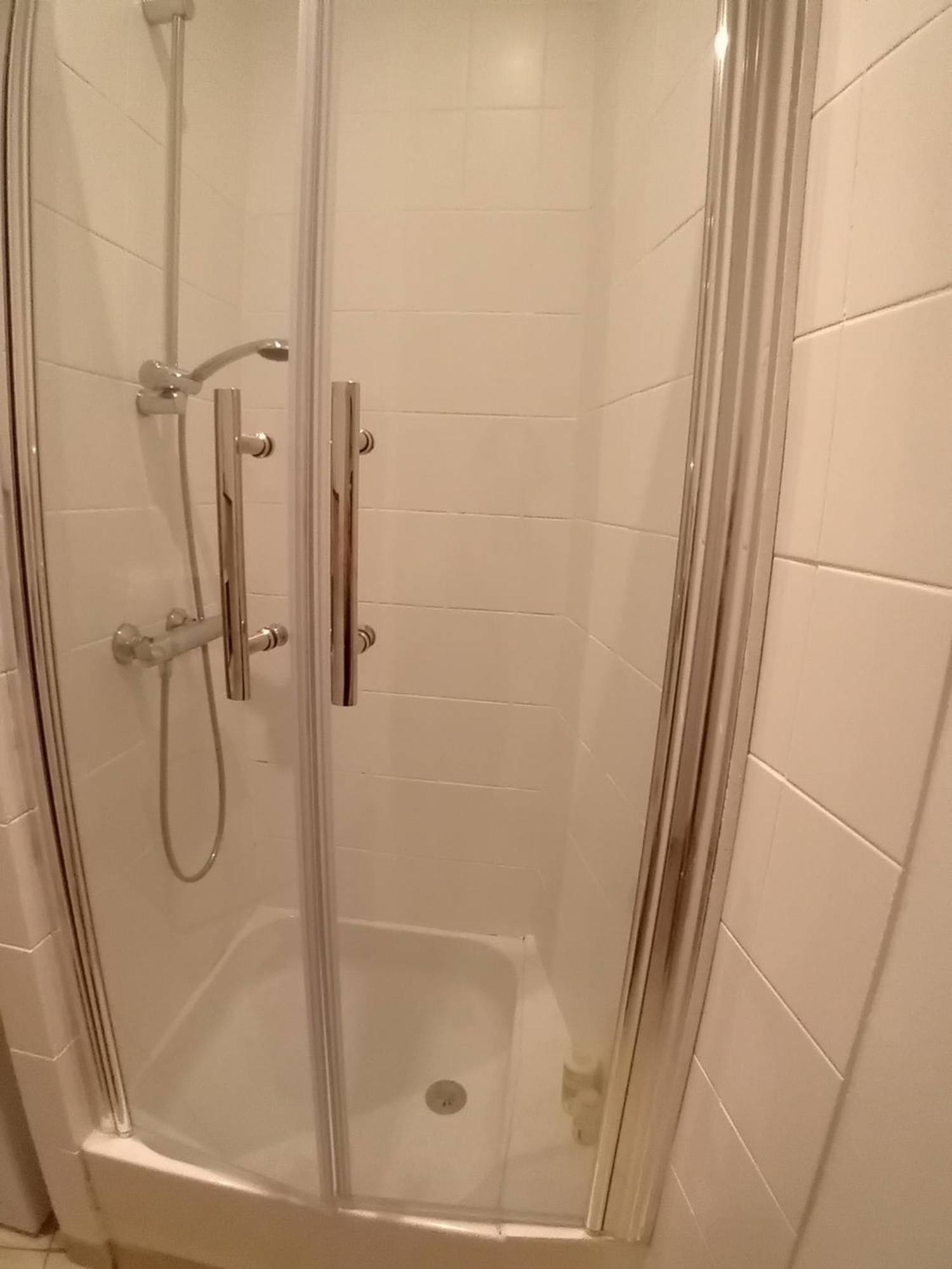 1 Minute Gare Montparnasse ,near To Eiffel Tour And Louvre Meusm,gorgeous Place Apartment Paris