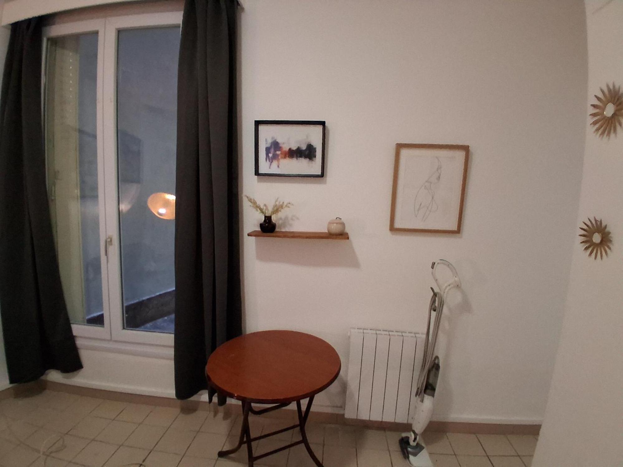 1 Minute Gare Montparnasse ,near To Eiffel Tour And Louvre Meusm,gorgeous Place Paris