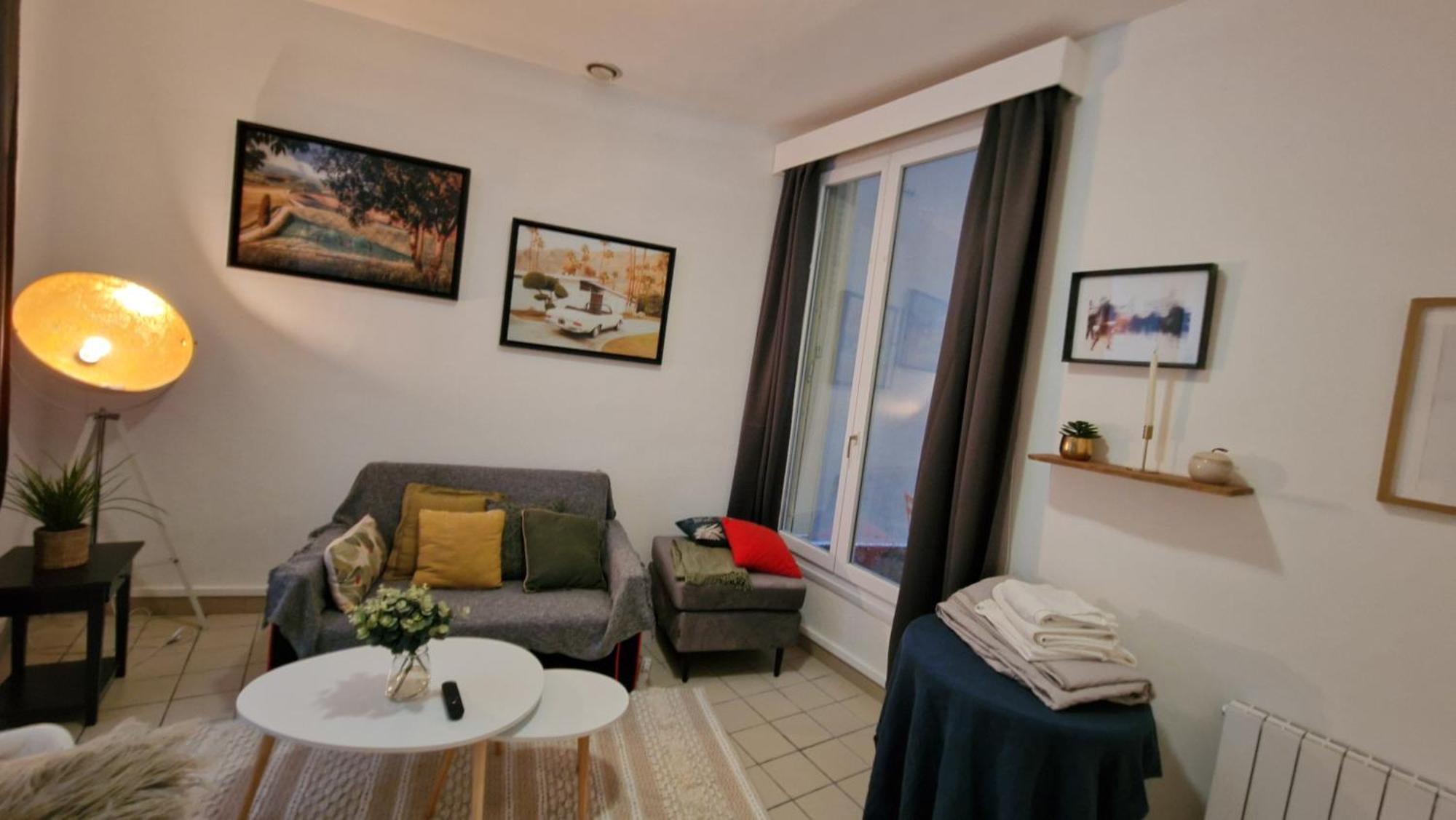 1 Minute Gare Montparnasse ,near To Eiffel Tour And Louvre Meusm,gorgeous Place Apartment *